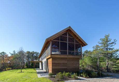 Cape Cod cabin with a gabled roof