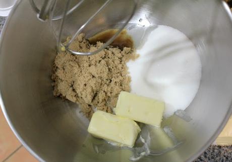 White Chocolate Chip & Raspberry Cookie Ice Cream Sandwiches #SunsOutSpoonsOut #ad White Chocolate Chip & Raspberry Cookie Ice Cream Sandwiches #SunsOutSpoonsOut #ad