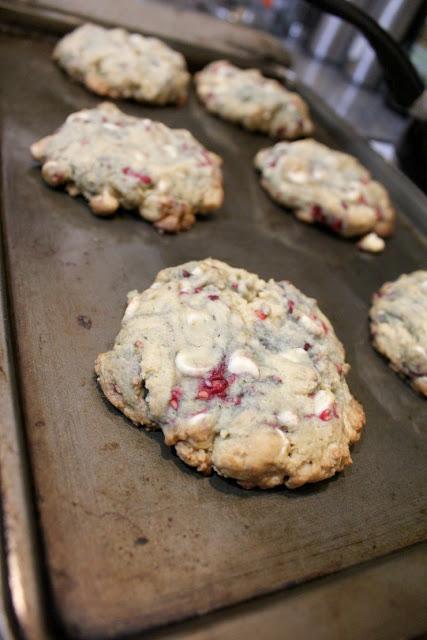 White Chocolate Chip & Raspberry Cookie Ice Cream Sandwiches #SunsOutSpoonsOut #ad White Chocolate Chip & Raspberry Cookie Ice Cream Sandwiches #SunsOutSpoonsOut #ad