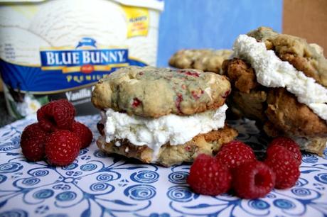 White Chocolate Chip & Raspberry Cookie Ice Cream Sandwiches #SunsOutSpoonsOut #ad White Chocolate Chip & Raspberry Cookie Ice Cream Sandwiches #SunsOutSpoonsOut #ad