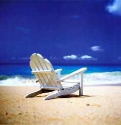 randy-faris-beach-chair-on-empty-beach