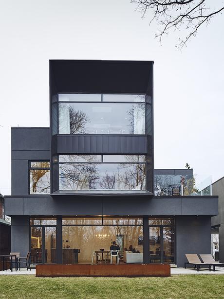 Modern Toronto house with an aluminum paneled exterior