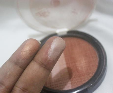Lakme Absolute Moon Lit Highlighter: Review and Swatch