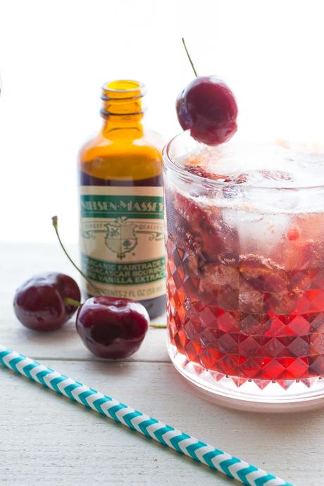 Vanilla Bourbon Cherry Smash Cocktails Vanilla Bourbon Cherry Smash | sweetpeasandsaffron.com @sweetpeasaffron