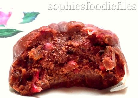 Raw carob red currant chocolates! Vegan & gluten-free too! :) A Yummy interior!
