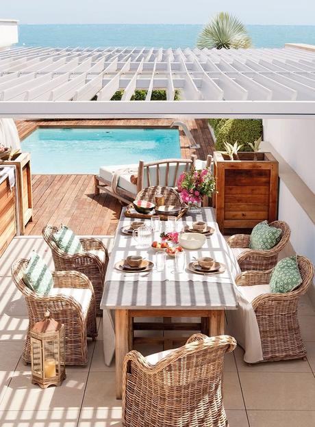 Easy outdoor upgrade Under the pergola