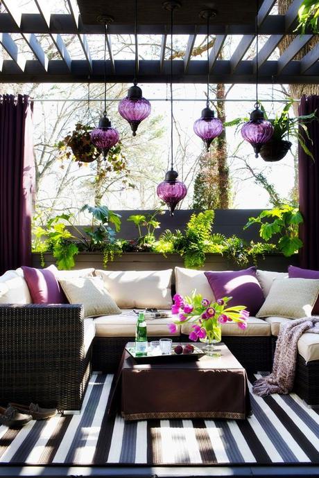 Easy outdoor upgrade Everyone loves to own a pergola at home, either in their lawn, or in the garden where trees and a pool surround it, doesn’t it sound heavenly? There are various ways by which you can design the per...