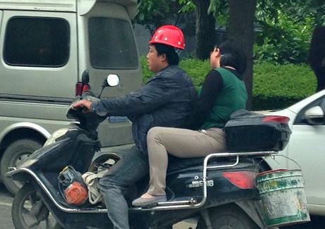 “Mad Max” Scenes! The School Run in China! Road Safety China