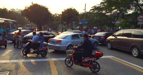“Mad Max” Scenes! The School Run in China! School Run This is china - Cars