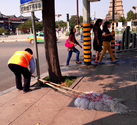 “Mad Max” Scenes! The School Run in China! School Run Sweeper