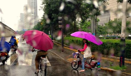 “Mad Max” Scenes! The School Run in China! Bike loads