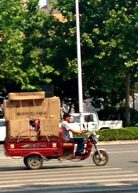 “Mad Max” Scenes! The School Run in China! School Run boxes