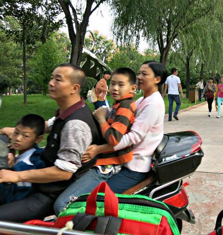 “Mad Max” Scenes! The School Run in China! Bike rules China
