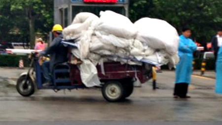“Mad Max” Scenes! The School Run in China! School Run Piles