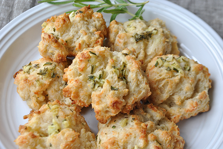 garlic-rosemary-drop-biscuits
