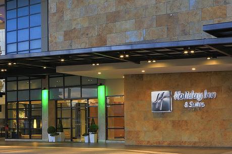 Holiday Inn & Suites Makati: A Modern Hotel with Delightful Service