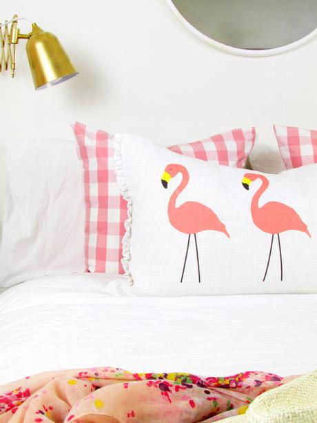 Flamingo-Pillow1-2