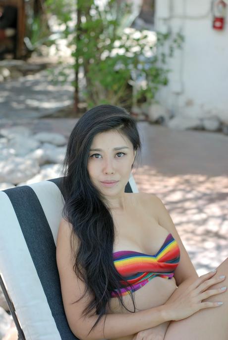 summer pool makeup look idea Summer Beauty | Stay In The Nude