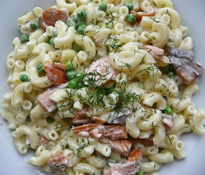 Hot smoked salmon, fennel and pea pasta