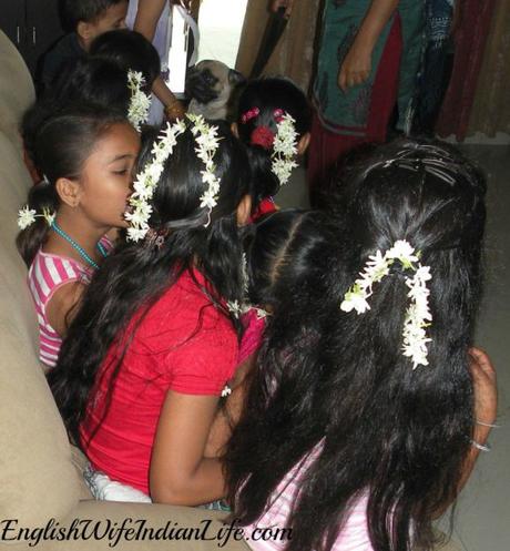 Indian little girls flowers