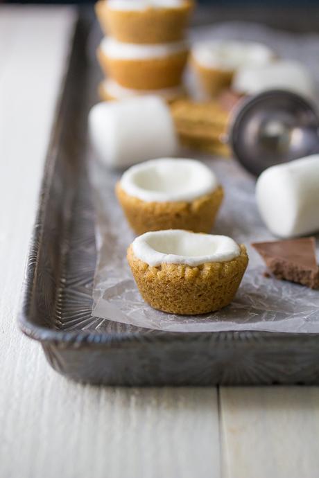 S’mores Sundae Cookie Cups S'mores Sundae Cookie Cups | @sweetpeasaffron