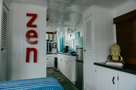 A Houseboat Staycation at Choderwood (Anniversary Experience #2) A Houseboat Staycation // www.WithTheGrains.com