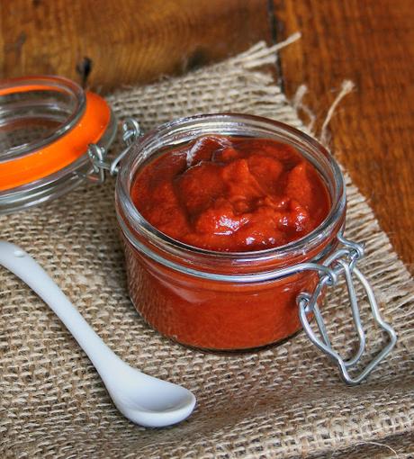 HOMEMADE TOMATO SAUCE HOMEMADE TOMATO SAUCE