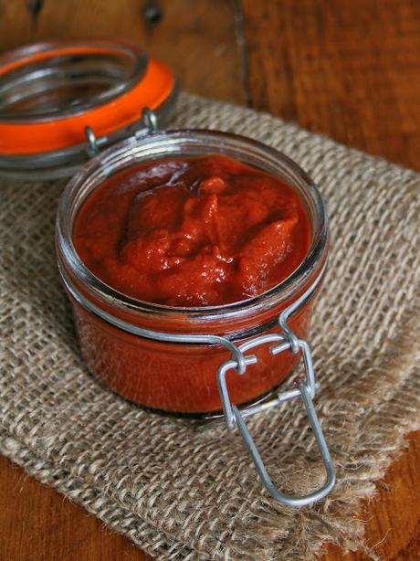 HOMEMADE TOMATO SAUCE HOMEMADE TOMATO SAUCE