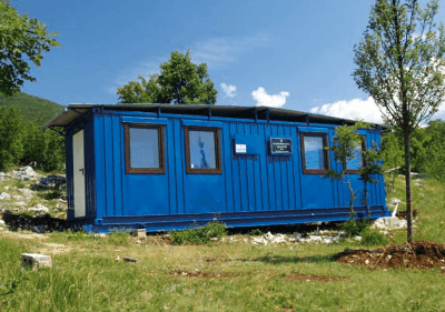 Working Wednesdays: Back on the Air at Radio 3, Kowloon Tong, Hong Kong My radio days began in a blue hut in Belvoir, Belfast, Northern Ireland