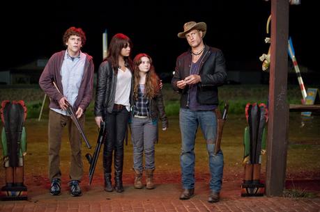 (l to r) Jesse Eisenberg, Emma Stone, Abigail Breslin and Woody Harrelson star in Columbia Pictures' ZOMBIELAND.