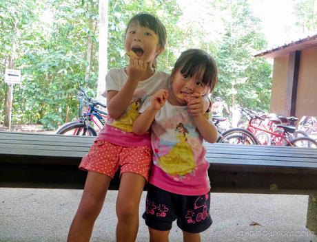 The rustic beauty of Pulau Ubin {Tips for a family visit} The rustic beauty of Pulau Ubin {Tips for a family visit}