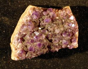 Amethyst crystal given to Pauling by Oppenheimer in the early 1930s.