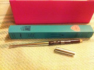 Glossy Box - January 2012 - Valentine's Day Edition Glossy Box - January 2012 - Valentine's Day Edition