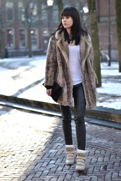Outfit | Sneakers & Fur