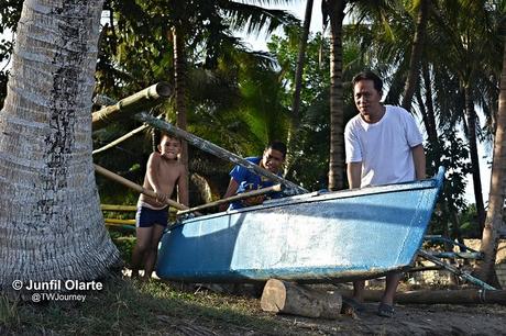 Preparing-boat -paddling-Tangohay-Dimiao