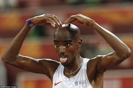 Mo Farah wins 10000m and 5000m ..... has time to run away for fluids !!