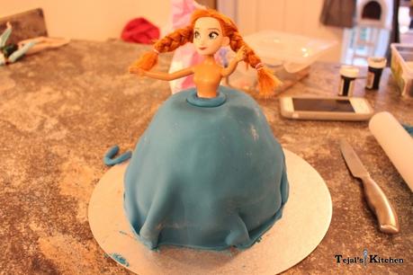 Anna Frozen Cake