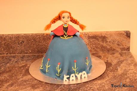 Anna Frozen Cake