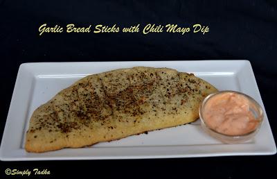 Garlic Bread (Dominos Style) with Chili Mayo