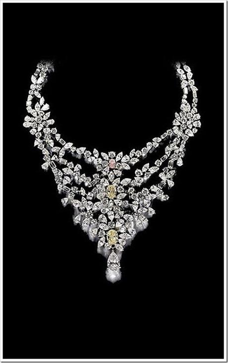 Marie-Antoinettes-Necklace Marie-Antoinettes-Necklace