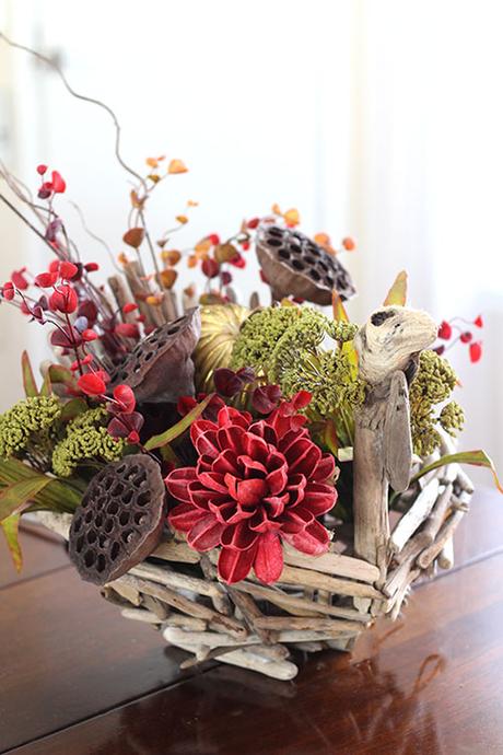 Creating a Driftwood Thanksgiving Centerpiece Driftwood Thanksgiving Centerpiece