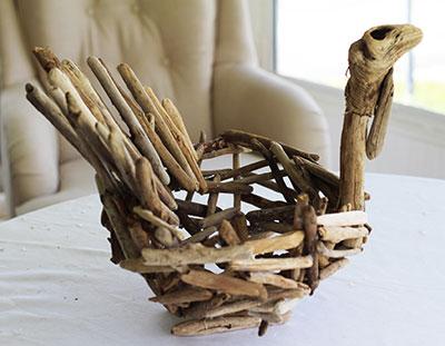 Creating a Driftwood Thanksgiving Centerpiece Driftwood Thanksgiving Centerpiece