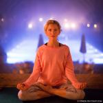 8 KEY BENEFITS OF HEADSTANDS ! Fitness On Toast Faya Blog Yoga Sweaty Betty SS14 Retreat Sun Salutation Moon Kasbah Tamadot Trip Morocco Virgin Training Exercise Relax Routine - SQUARE