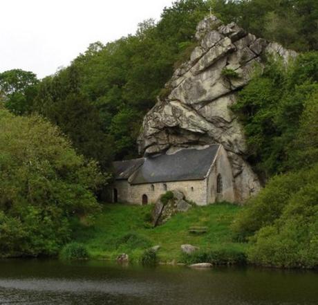 Top 10 Amazing Churches in Unusual Places