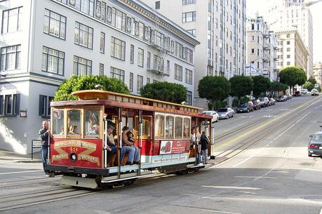 File:San Francisco Cable Car on Pine Street.jpg