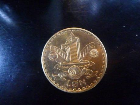 Travel Collectables: 10 Things I Try to Do in EVERY Country A 1 LON coin - legal tender in Freetown Christiania