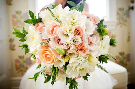 romantic-outdoor-wedding-spring-wedding-flowers-centerpieces-bouquet.full