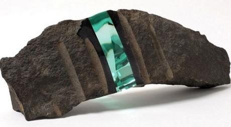 Top 10 Amazing Rocks and Stones With Layers of Glass