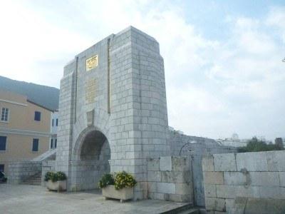 Backpacking in Gibraltar: Top 20 Sights in Gibraltar’s Capital The US War Memorial