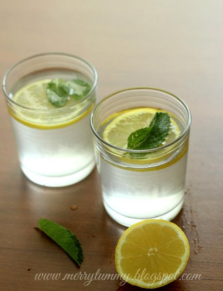Coconut Lemon Gin Cocktail: Simple Easy Cocktail